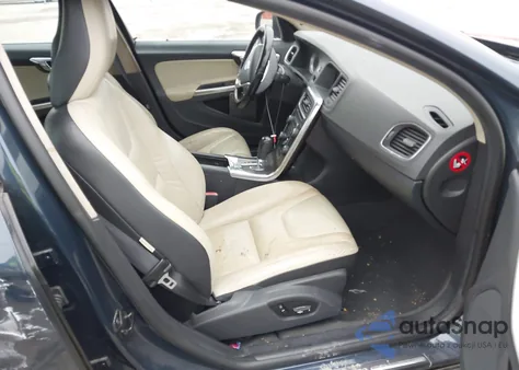 2012 Volvo S60 T5 z USA, uszkodzony, nr VIN YV1622FS0C2039862